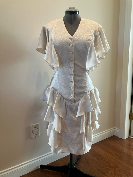 Vintage Dresses & Skirts - Vintage Sophisticate 80s party dress, ruffle sleeve, flounce hem, cream beige